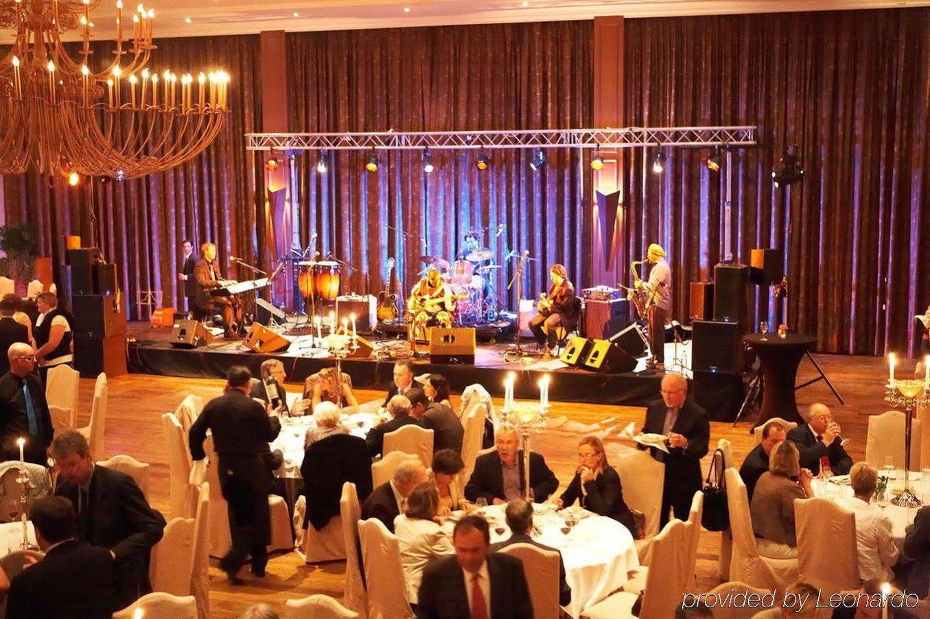 Hotel Cortina Wevelgem Restoran fotoğraf
